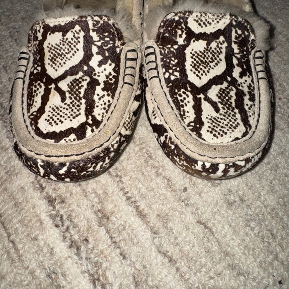 UGG Rare Cowhide Snake Skin Print Slippers Western - Picture 2 of 6